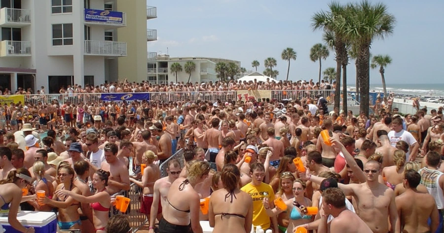 Spring Break in Florida: What EMS Providers Need to Be Ready For – Trends, call types, safety challenges, and how to prep for the annual chaos in the Sunshine State.
